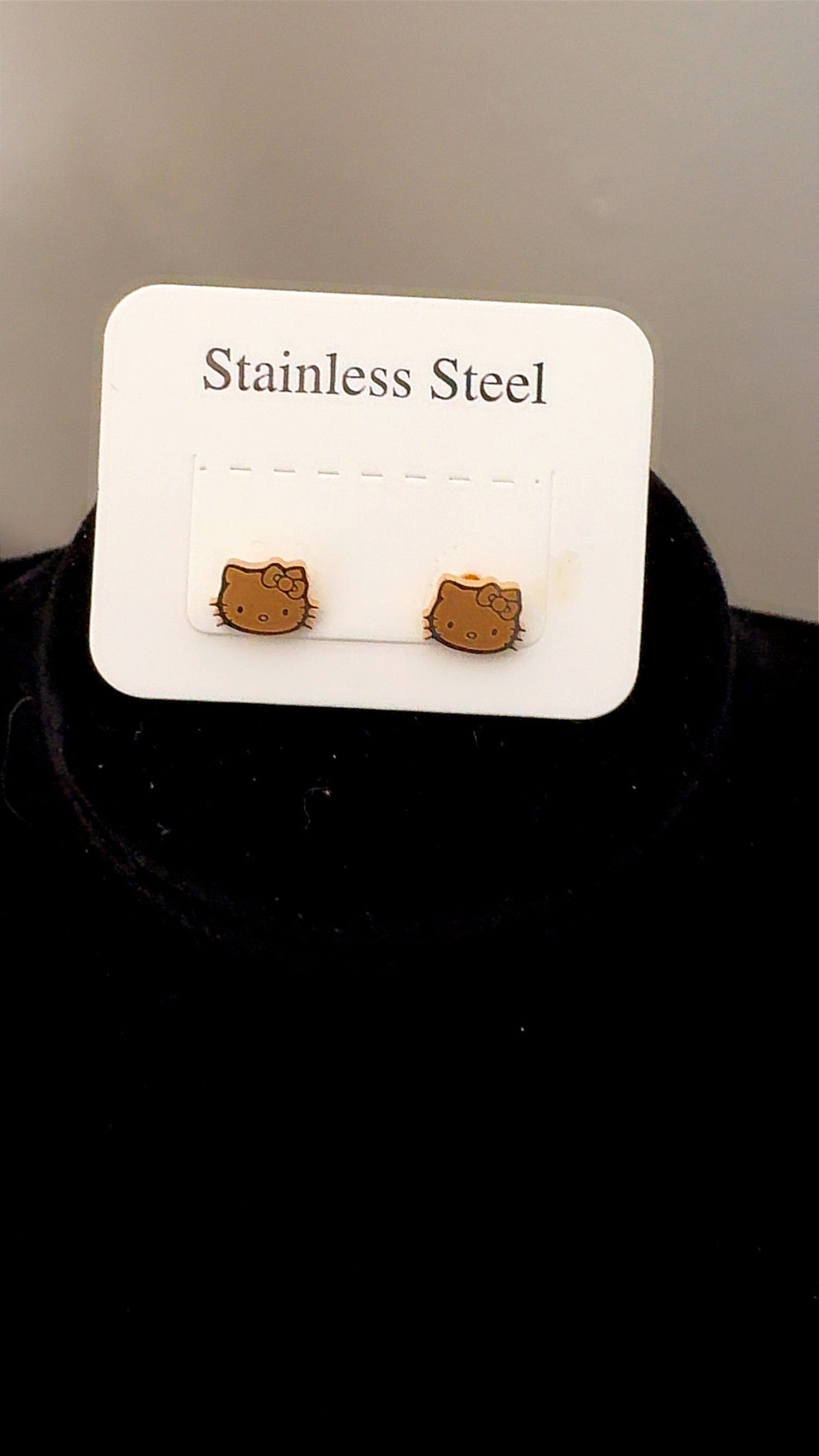 ￼ Hello Kitty small earring
