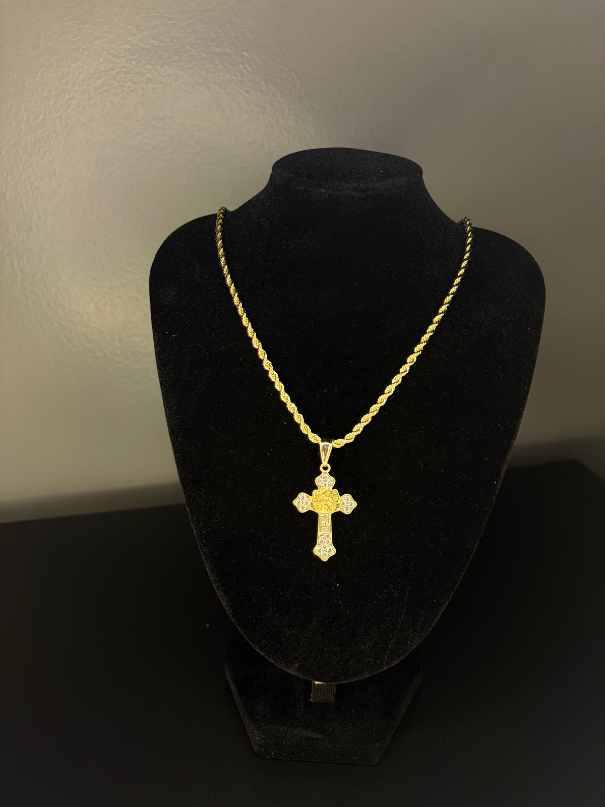 hello Kitty cross necklace